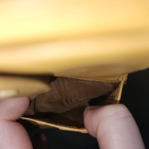 EUC~Celine Bi-Fold Wallet With Snappy Change Pocket - Picture 8 of 9